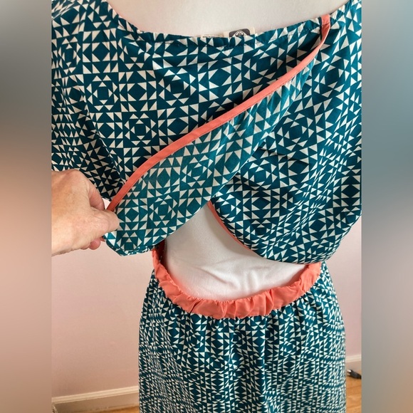 ROXY Geometric Open Back Dress - Picture 4 of 12